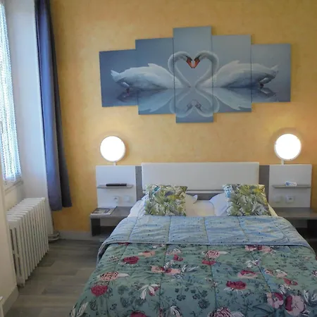 Hotel De La Gare 2*